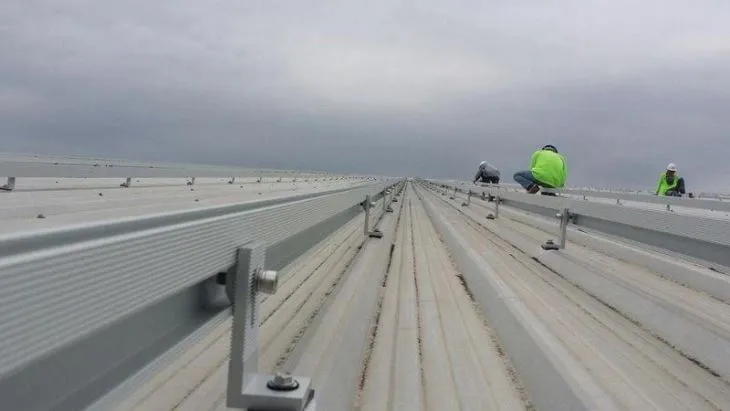 Solar PanelRoof Mount With Slotted Rails